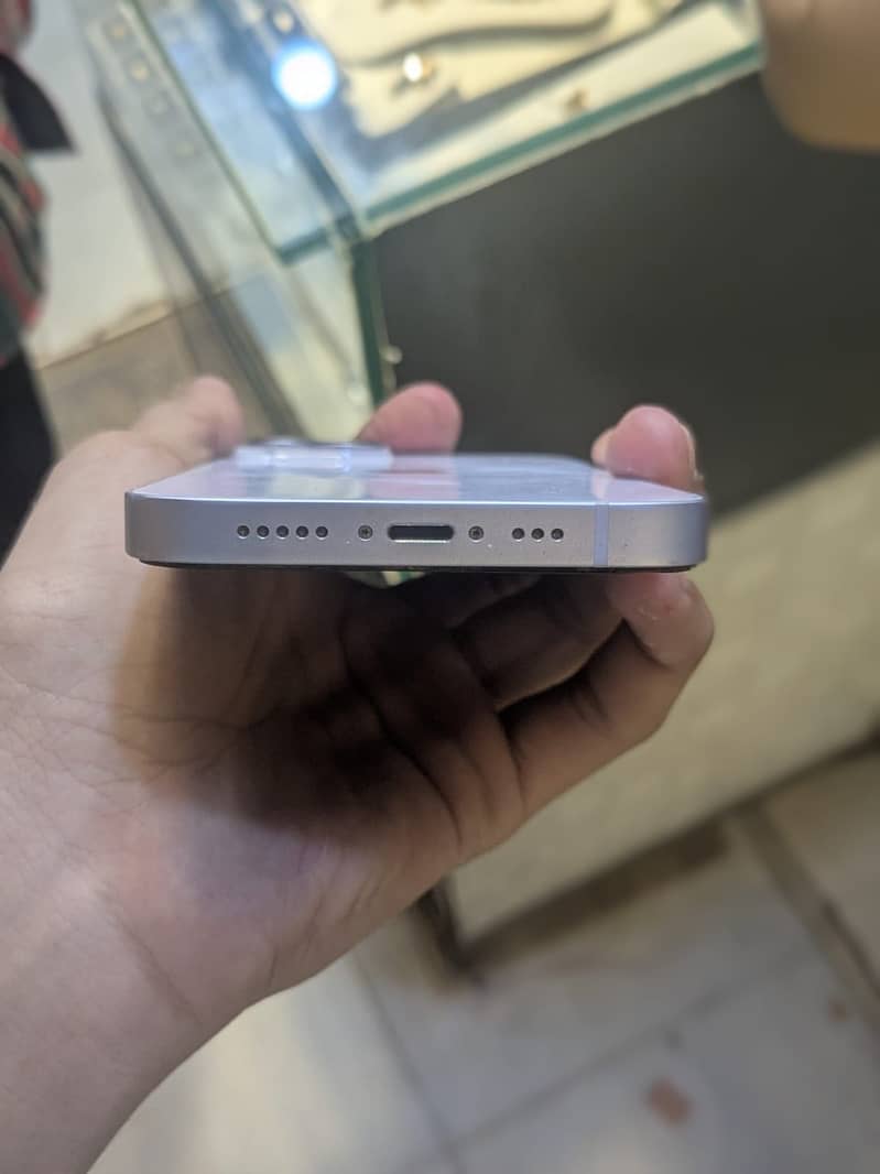 Apple iPhone 14 3
