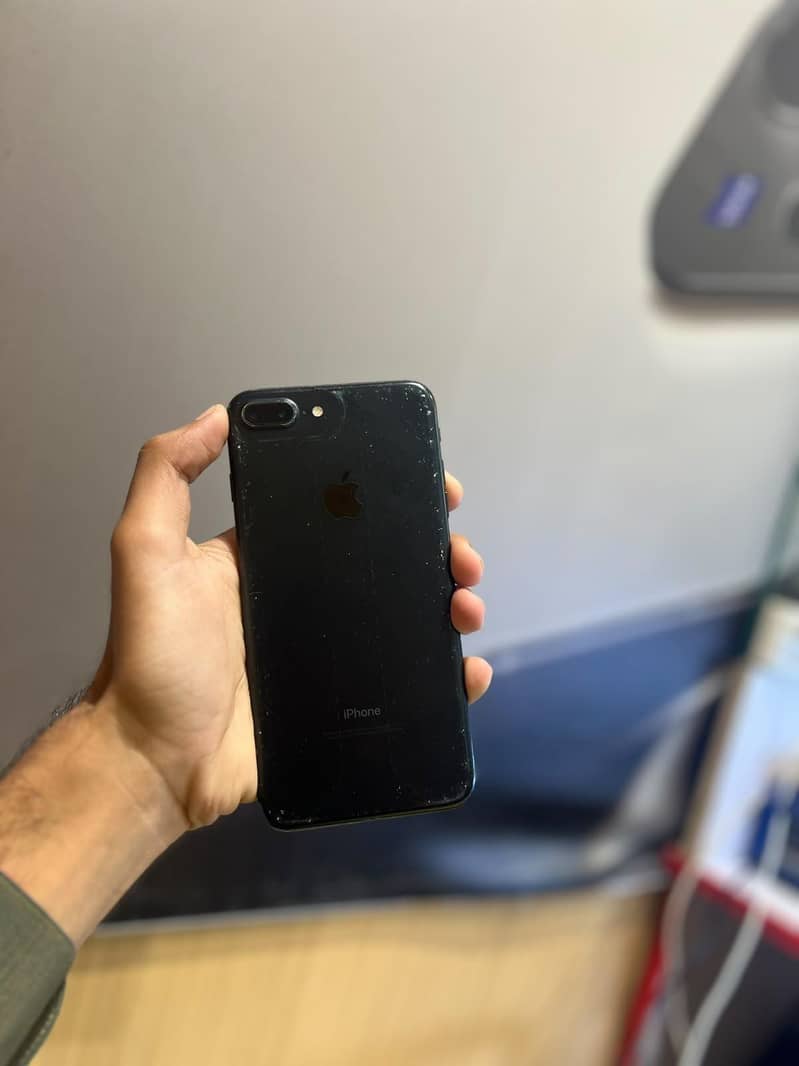 Apple iPhone 7 Plus 2