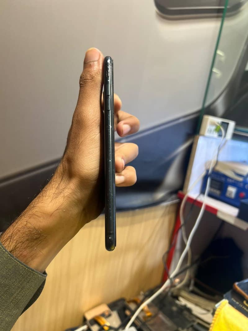 Apple iPhone 7 Plus 3