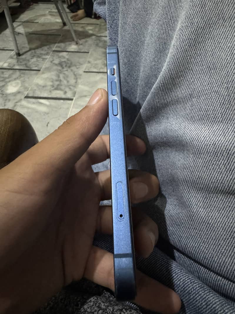 Apple iPhone 13 1