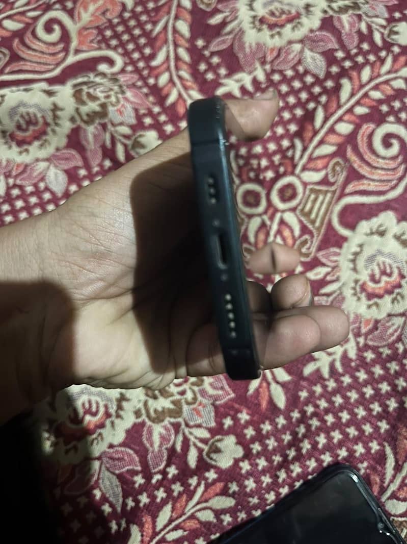 Apple iPhone 14 3