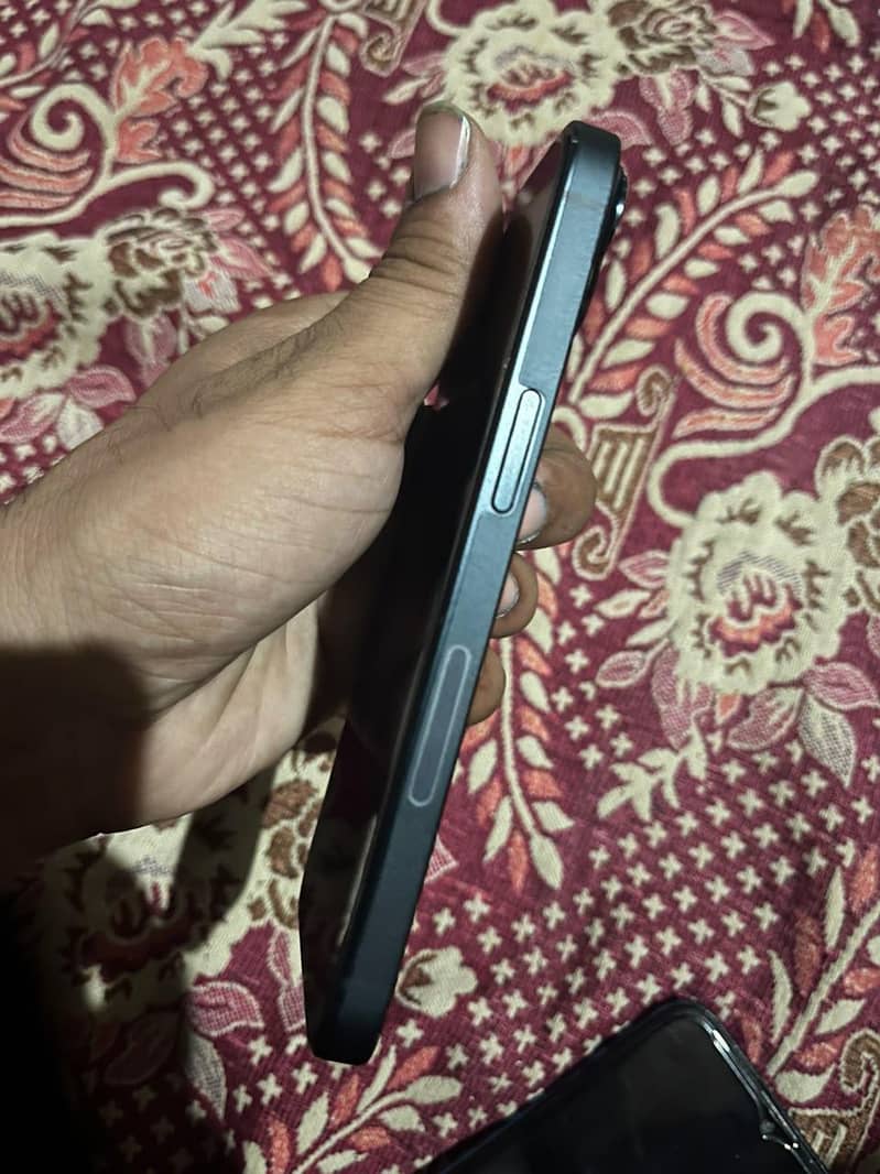 Apple iPhone 14 4