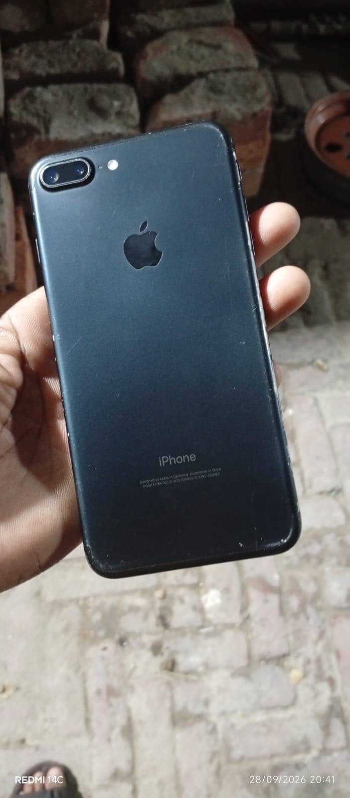 Apple iPhone 7 Plus 2