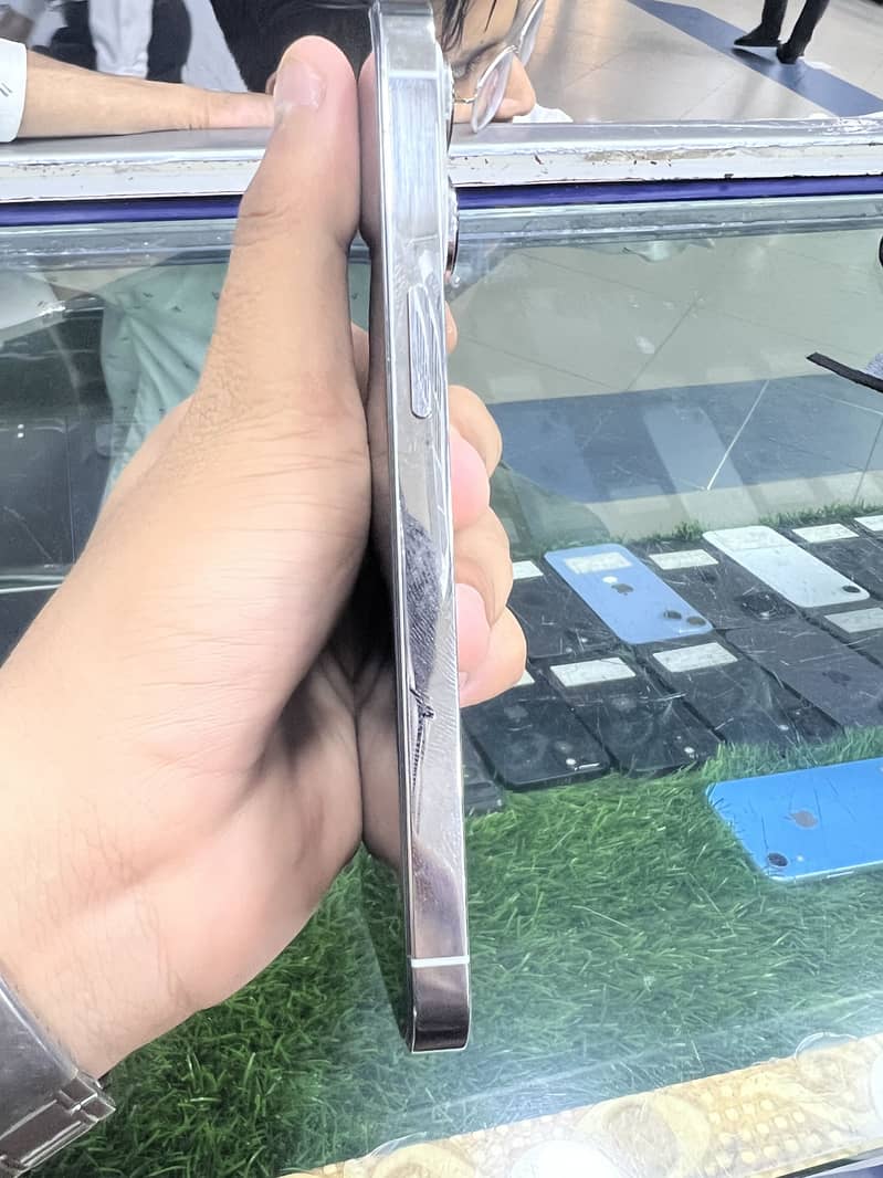 Apple iPhone 13 Pro 1