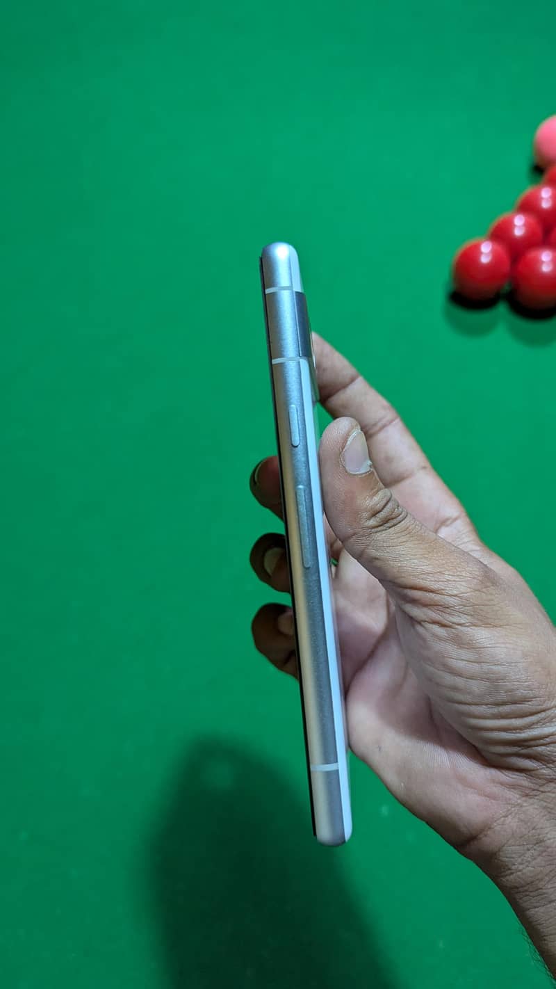 Google Pixel 7a 3