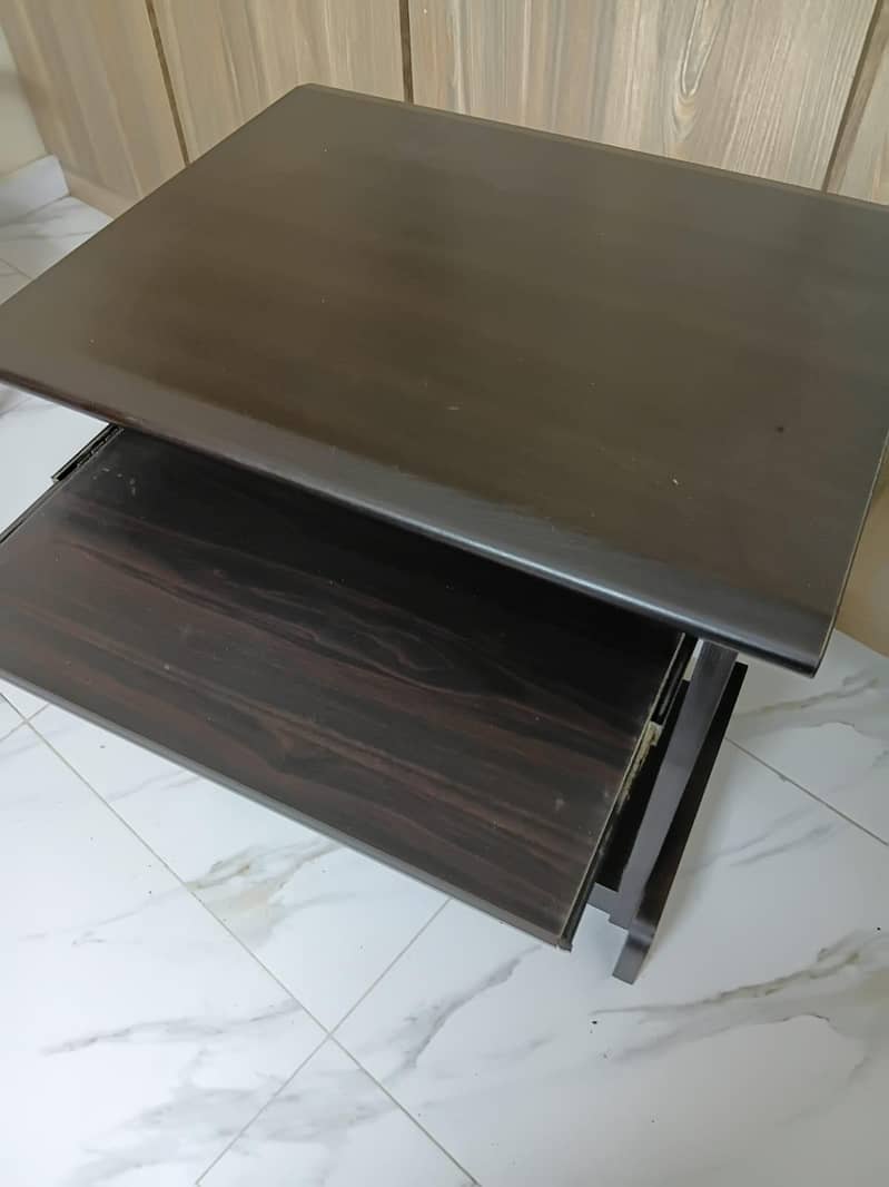 Computer/writing table 2
