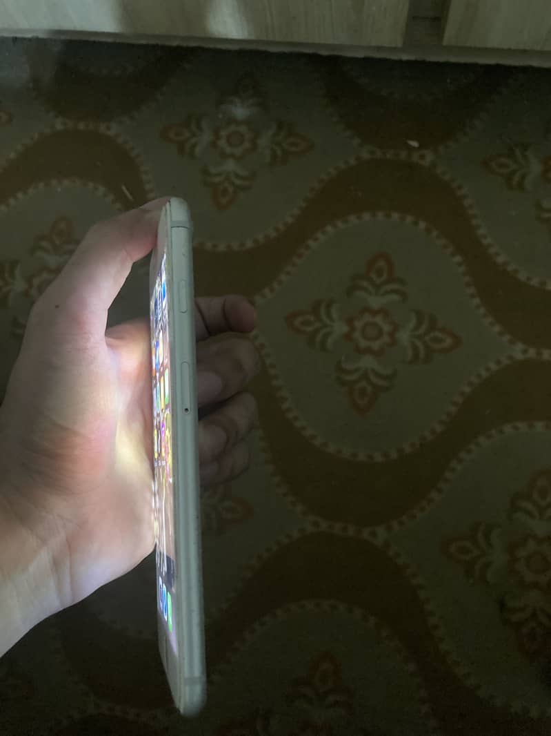 Apple iPhone 8 Plus 1