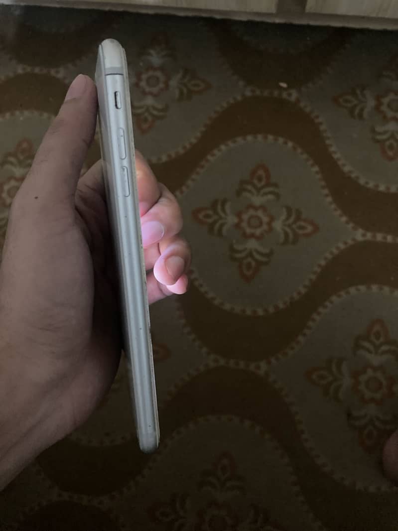 Apple iPhone 8 Plus 2