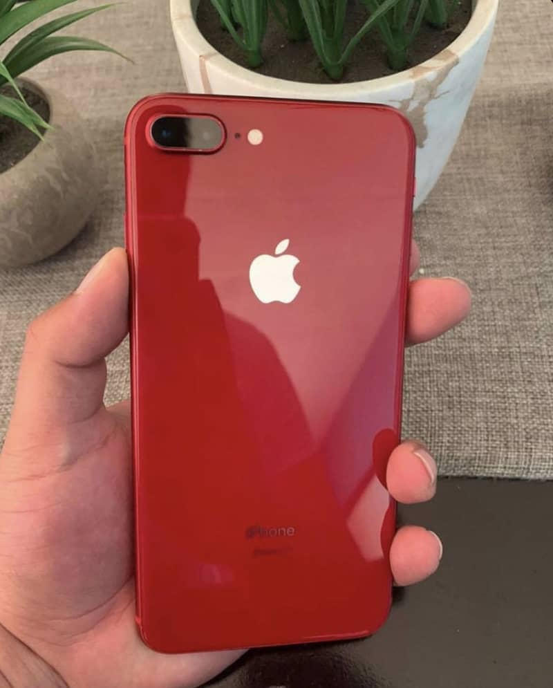 Apple iPhone 8 Plus 1