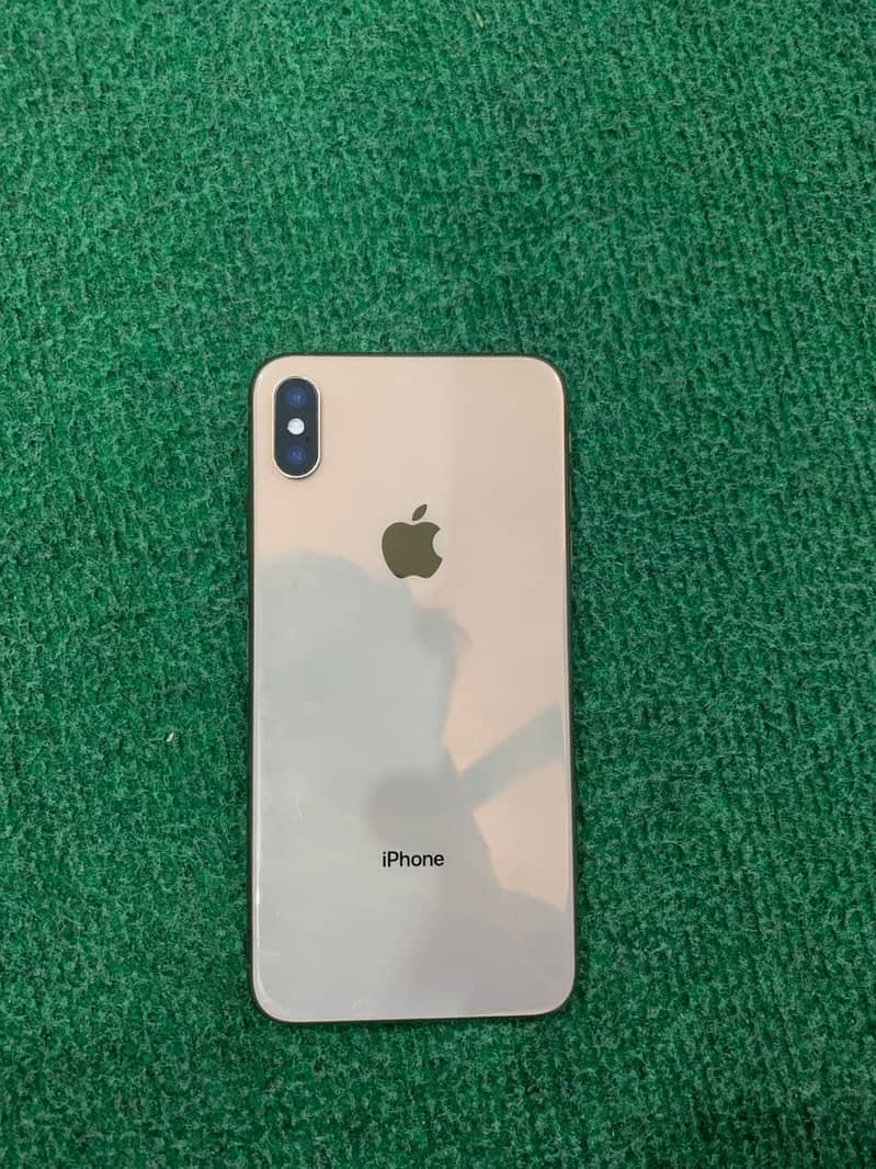 Apple iPhone XS Max 4
