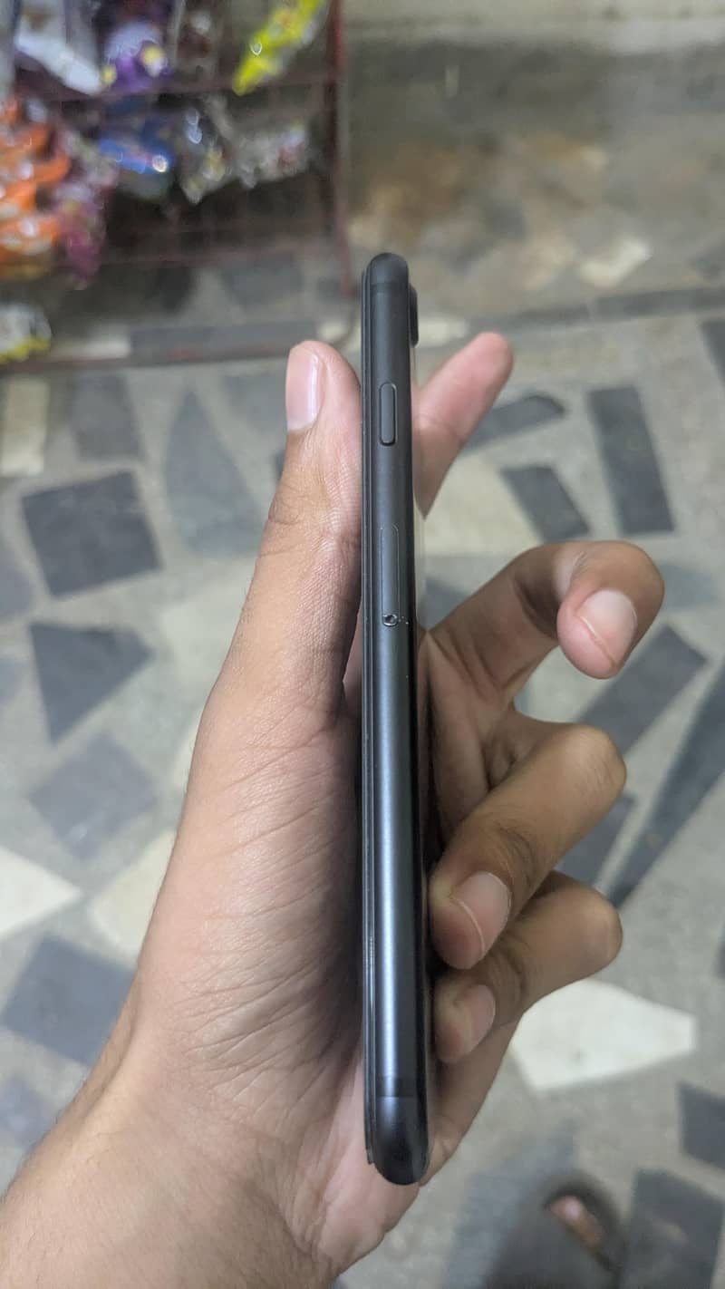 Apple iPhone 7 3