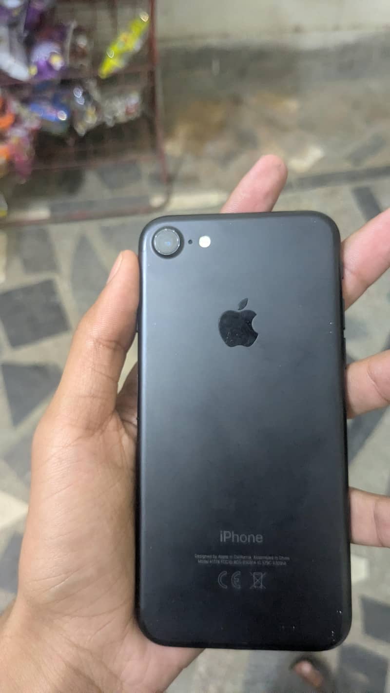 Apple iPhone 7 4
