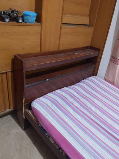 2 single beds with mattress