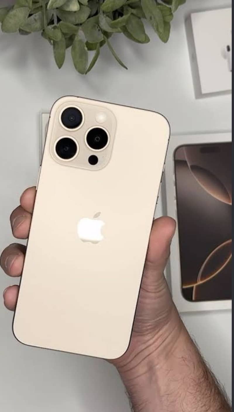 Apple iPhone 16 Pro Max 0