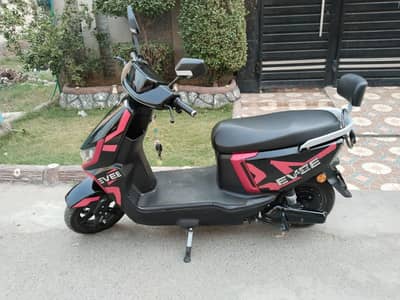 Evee Gen z black and red color
