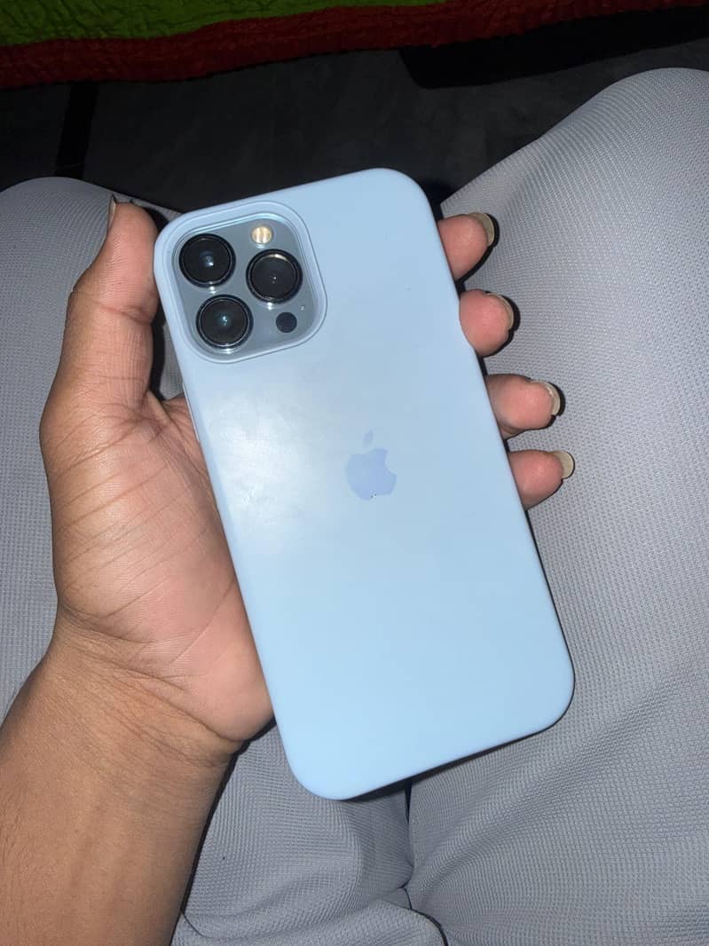 Apple iPhone 13 Pro Max 3