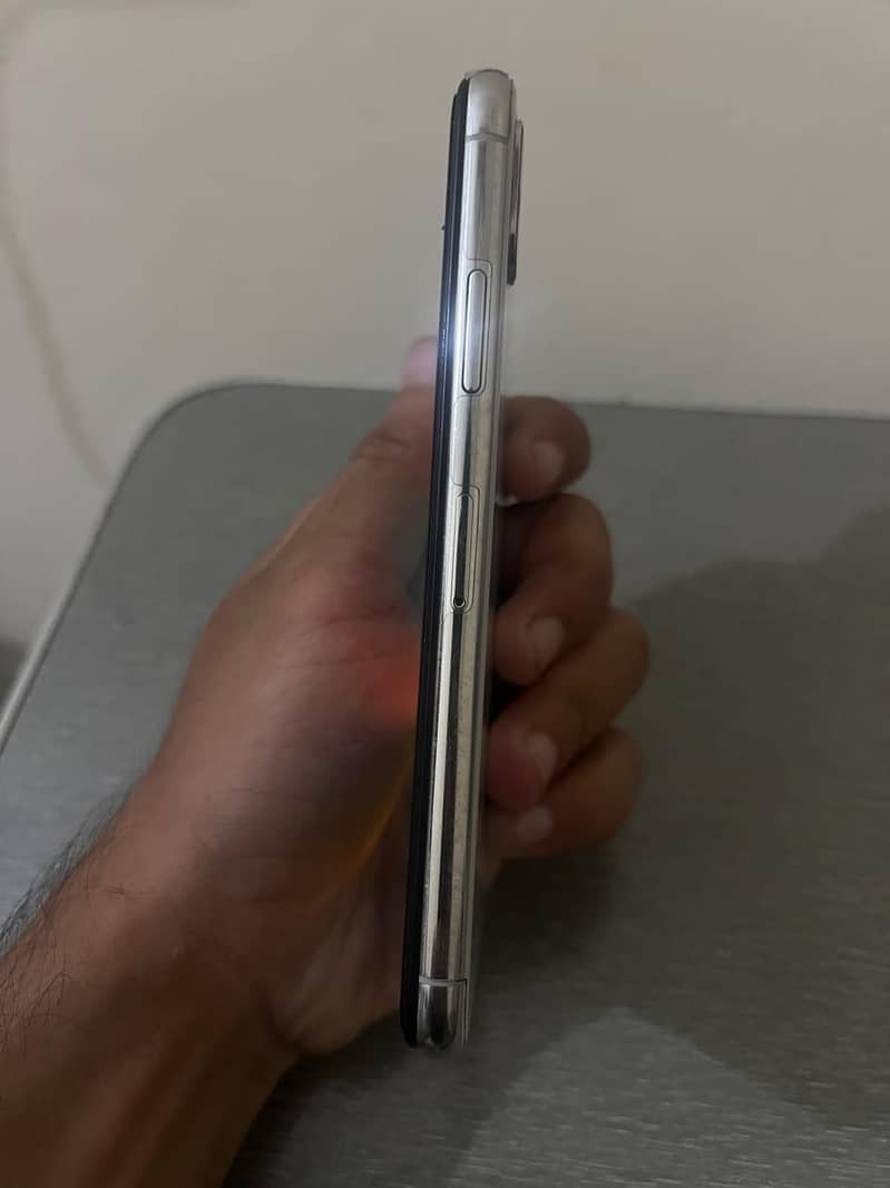 Apple iPhone X 2