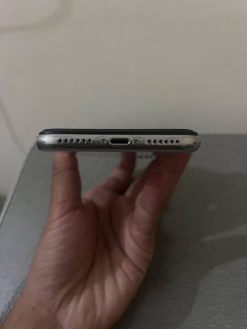 Apple iPhone X 3