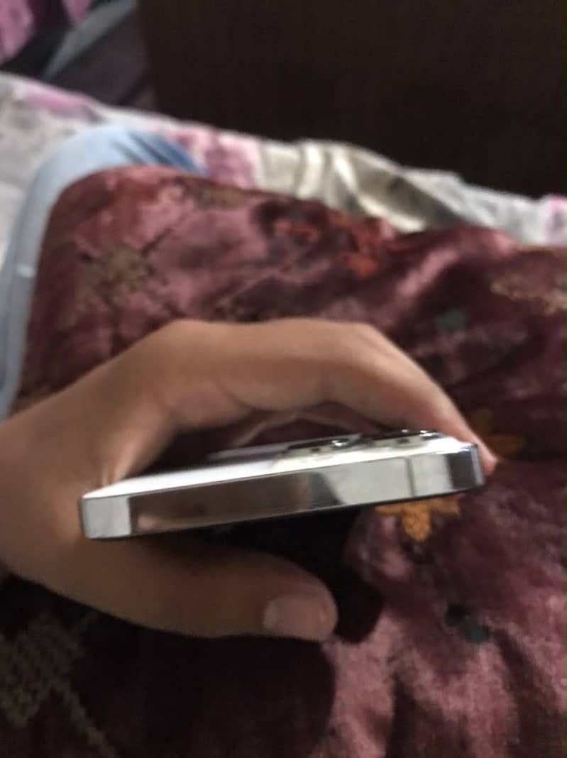 Iphone 13 pro max 5