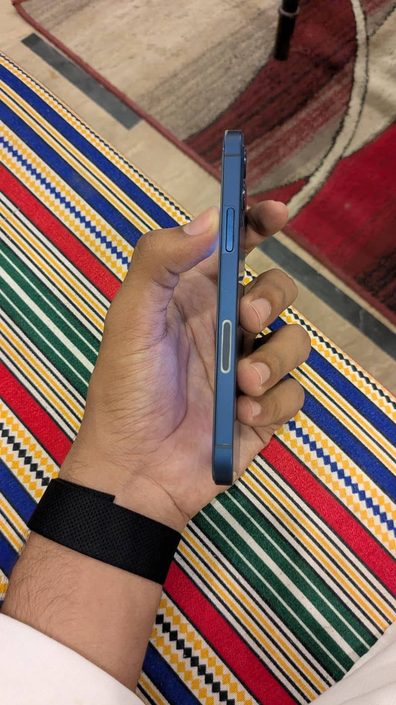 Apple iPhone 12 2