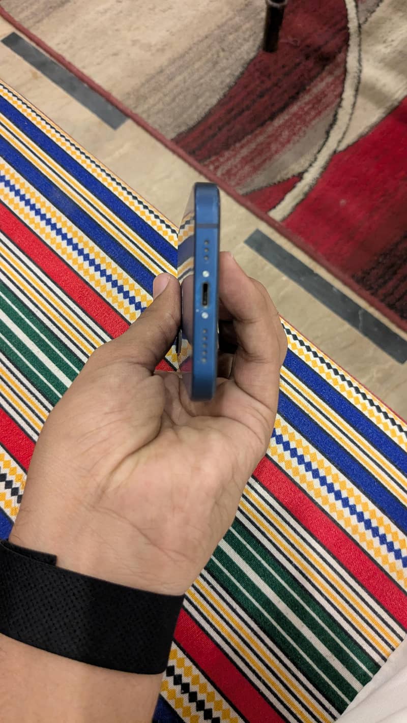 Apple iPhone 12 3