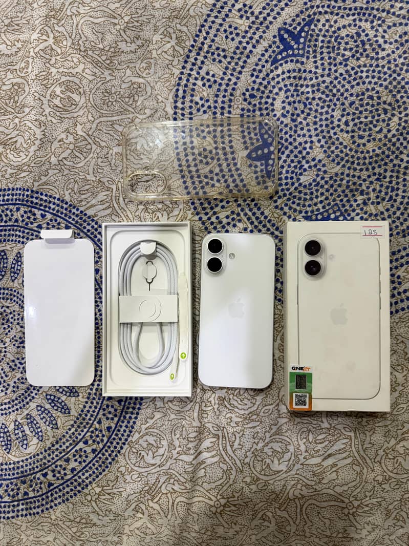 Apple iPhone 16 1