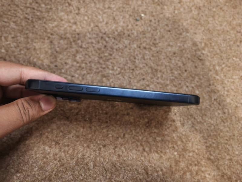 Apple iPhone 15 Pro Max 2
