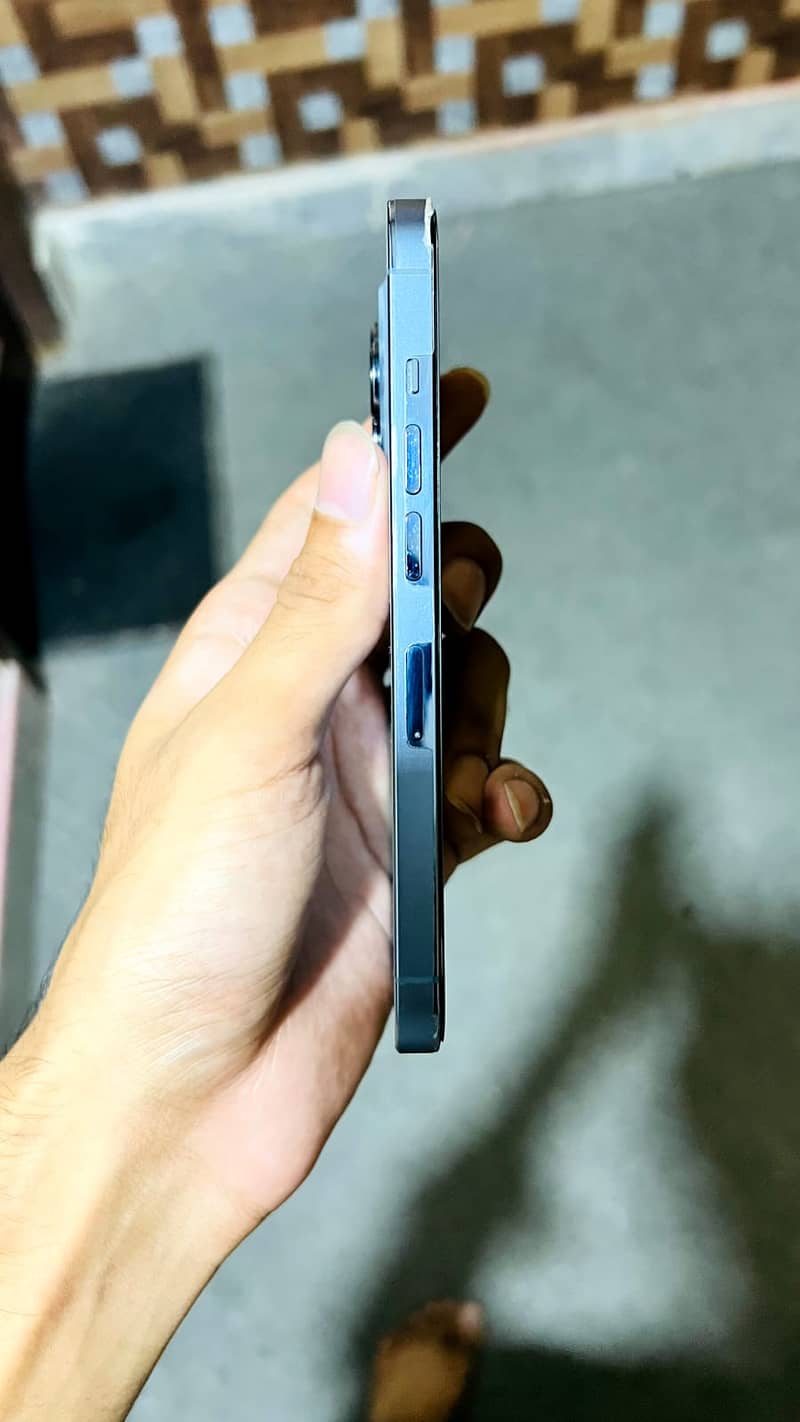 Apple iPhone 13 Pro 3