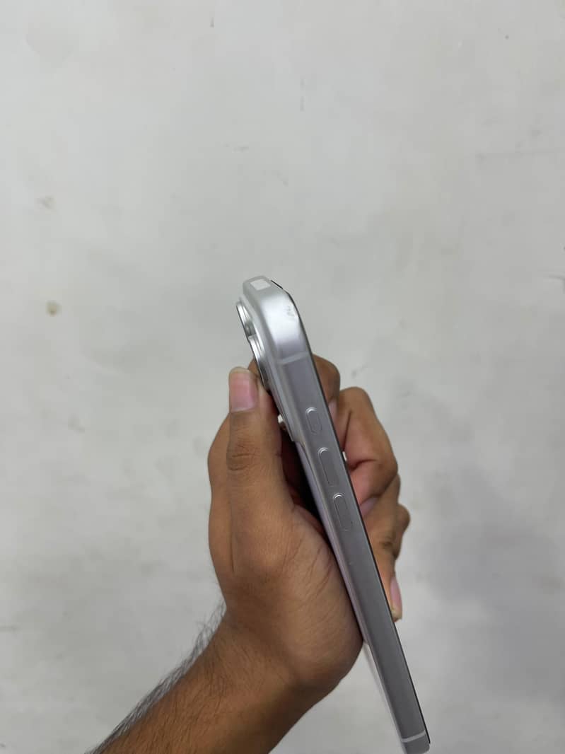Apple iPhone 17 Pro Max 2