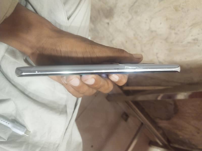 One Plus 9 Pro 5G 4
