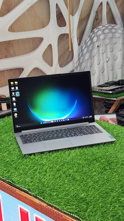 Lenovo ryzen 7 5700u 12th Generation Touch 2gb graphics card