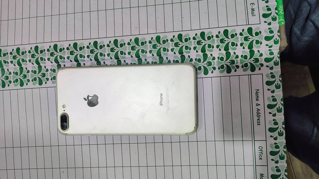 Apple iPhone 7 Plus 2