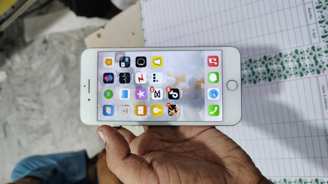 Apple iPhone 7 Plus 7