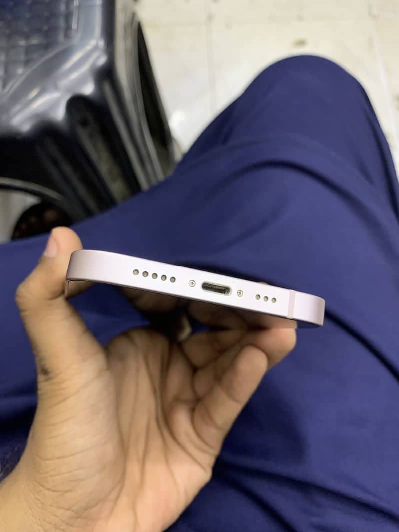 Apple iPhone 13 0
