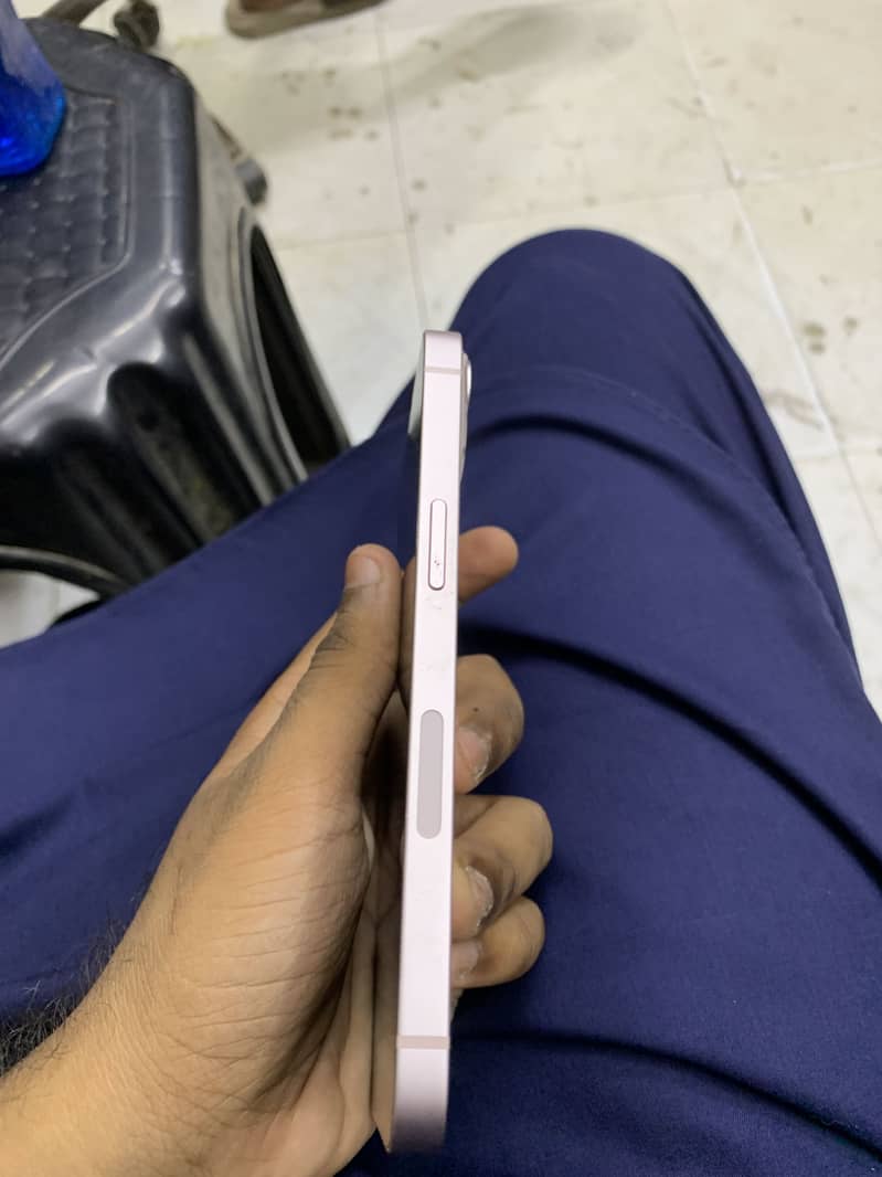 Apple iPhone 13 1