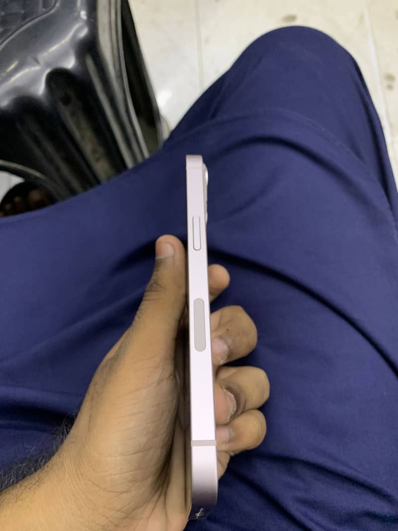 Apple iPhone 13 3