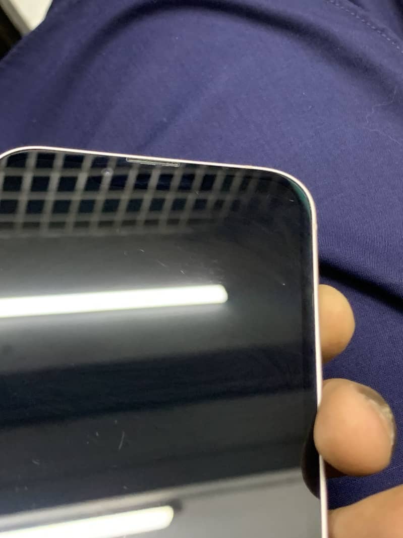 Apple iPhone 13 7