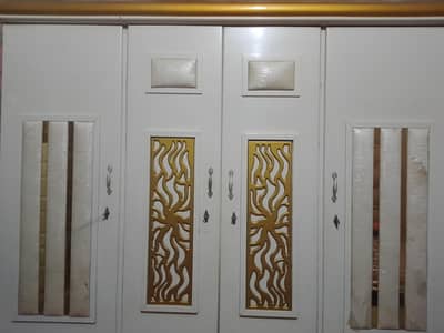 4 door cupboard
