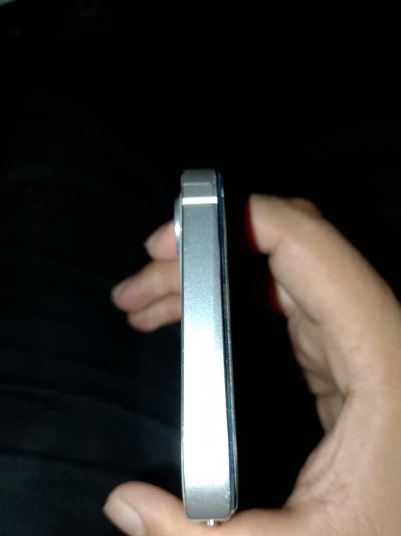 Apple iPhone 12 2