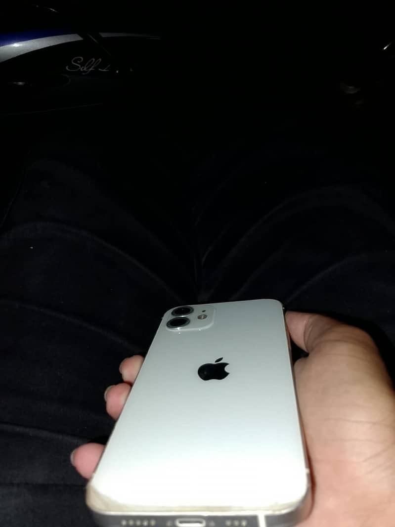 Apple iPhone 12 6