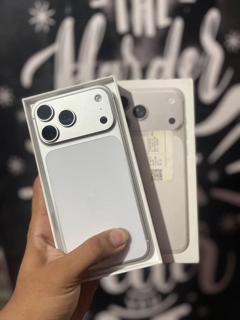 Apple iPhone 17 Pro Max 0