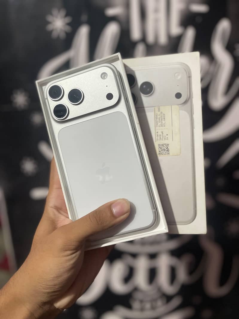 Apple iPhone 17 Pro Max 1