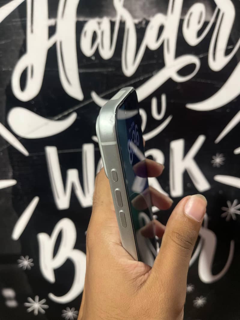 Apple iPhone 17 Pro Max 6