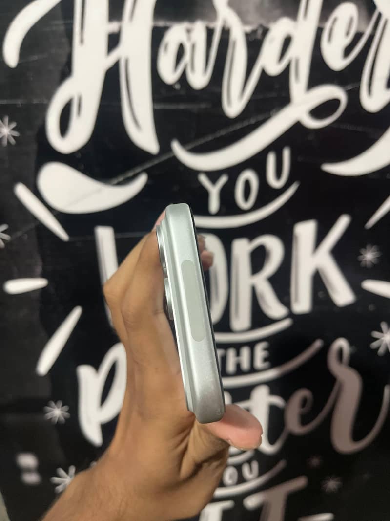 Apple iPhone 17 Pro Max 7