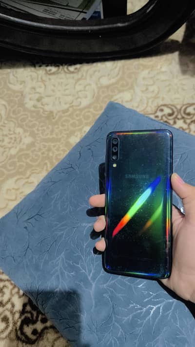 Samsung Mobile A70