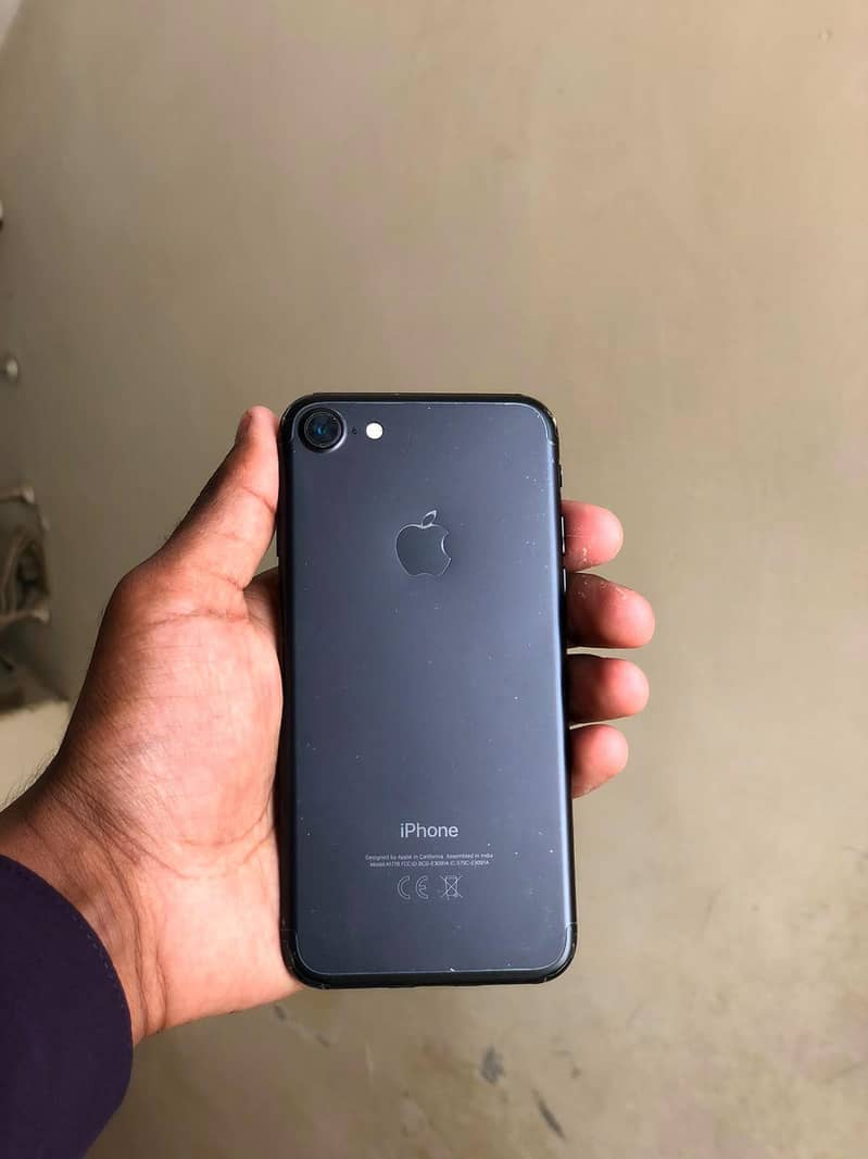Apple iPhone 7 1