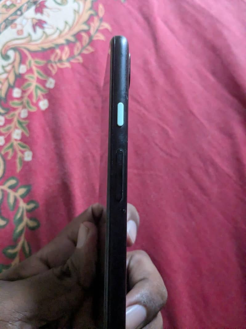 Google Pixel 4 3