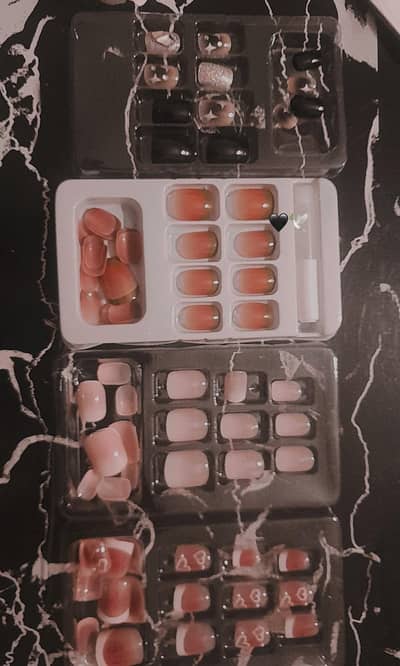Deal pack of 7.3 jewellery sets , 4 nails sets