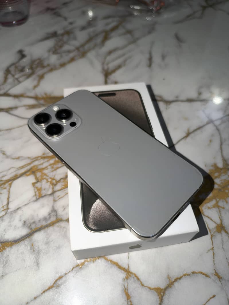 Apple iPhone 15 Pro Max 2