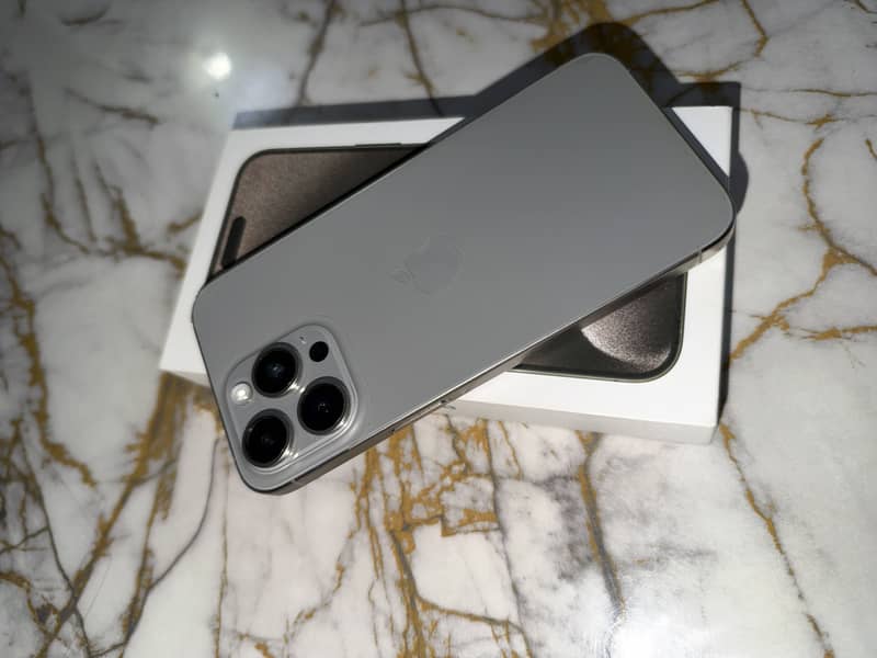 Apple iPhone 15 Pro Max 4